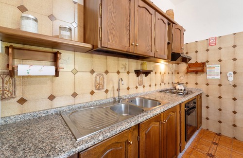 San Giovanni Suergiu Appartement | Appartement "2" avec jardin partagé, balcon et climatisation