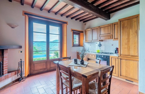 San Marcello Pistoiese Appartement | Appartement "Serrino 2" avec vue sur les montagnes, piscine partagée et Wi-Fi