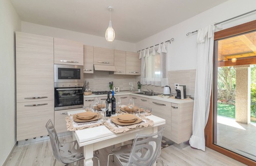 Santa Teresa di Gallura Appartement | Appartement 'Trilo Nina' avec terrasse privée, jardin privé et climatisation