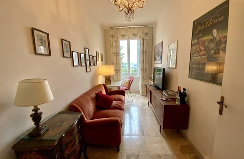 Tuoro sul Trasimeno Maison | Apartment in period villa Trasimeno Lake view