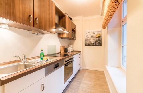 Hohen Niendorf Appartement | Schloßurlaub an der Ostsee, bei Kühlungsborn