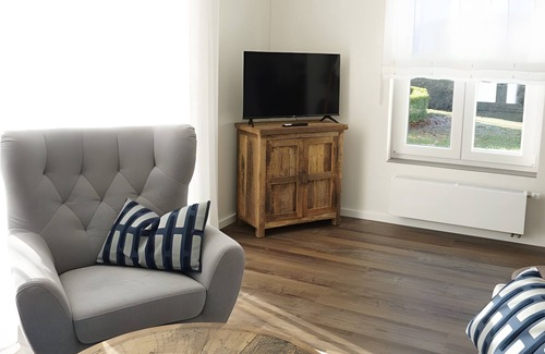 Sundern Appartement | Apartment 'Jost' with Private Terrace, Shared Garden and Wi-Fi