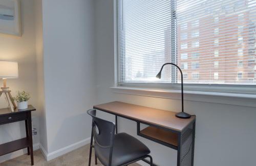 Crystal City Appartement | Apartment Just Steps from Ballston Subway Station