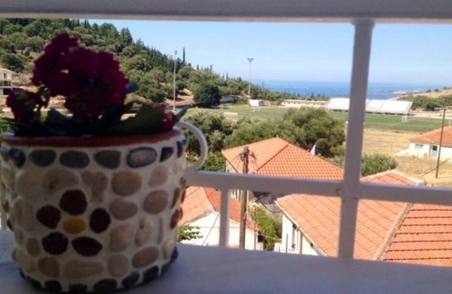 Faraklata Appartement | Appartement "Kantouni maisonette view" avec vue sur la mer, terrasse & Wi-Fi
