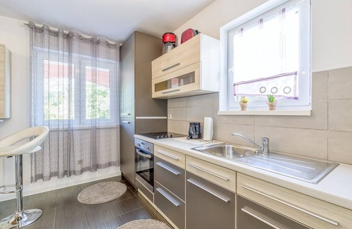 Cancini Appartement | Appartement 1 Chambre Kardumovic I Violet au Rez-de-Chaussée
