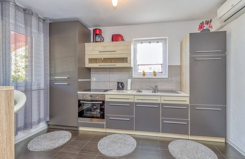 Cancini Appartement | Appartement 1 Chambre Kardumovic I Violet au Rez-de-Chaussée
