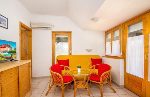Balatonmariafurdo Appartement | Apartment Katie 1 by Interhome