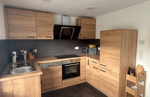 Plankenfels Appartement | Apartment 'Keller' with Shared Garden, Balcony and Wi-Fi