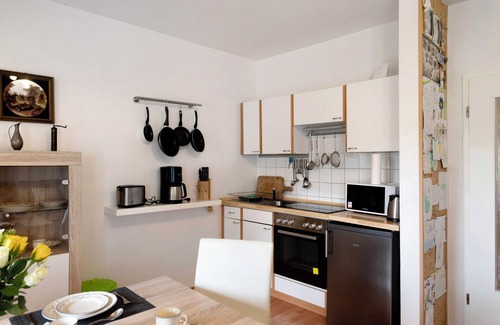 Lalendorf Appartement | Appartement "Kinderfreundliche Wohnung Am See" avec jardin privé, balcon et Wi-Fi