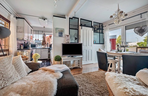 Erichshof Appartement | Apartment 'Kleine Oase Stuhr Im Container E G' with Shared Terrace, Shared Garden and Wi-Fi
