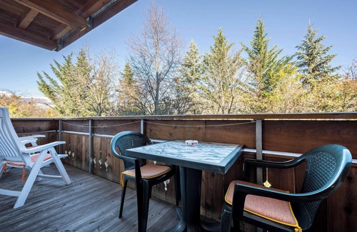 Naz Appartement | Appartement "Klementhof Nr 3" avec vue sur les montagnes, piscine, Wi-Fi, balcon et jardin