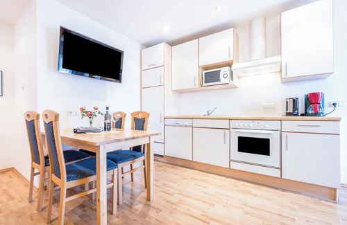 Naz Appartement | Appartement "Klementhof Nr 7" avec vue sur les montagnes, piscine, Wi-Fi, balcon et jardin