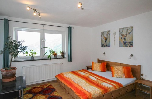 Hainzenberg Appartement | Apartment Klocker by Interhome