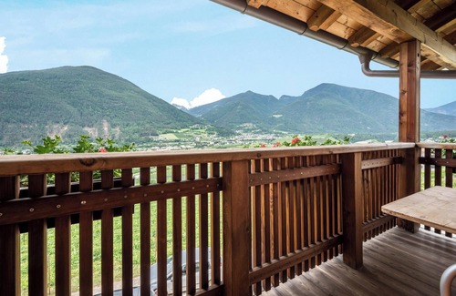 Bressanone Appartement | Appartement "Kreuzhof rechts" avec vue sur les montagnes, Wi-Fi, balcon et jardin