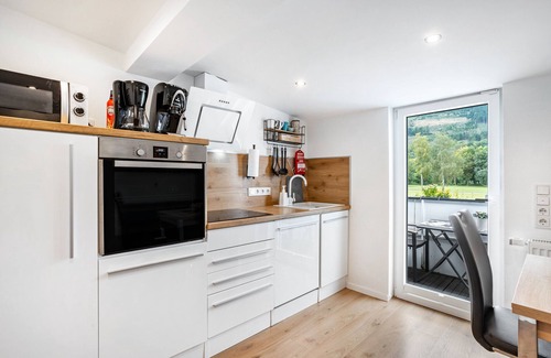 Saalhausen Appartement | Apartment 'Kurparkblicksauerland' with Mountain View, Wi-Fi and Air Conditioning