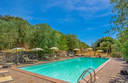 Simignano Appartement | Apartment L'Agrifoglio by Interhome