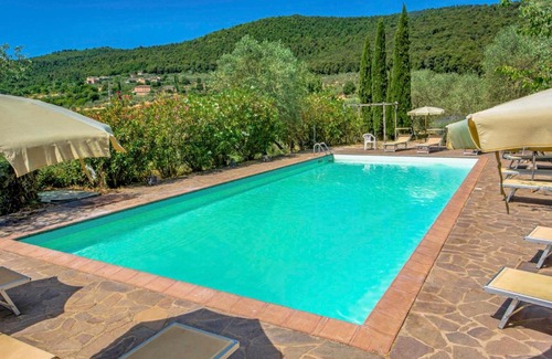 Simignano Appartement | Apartment L'Erika by Interhome