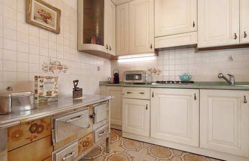 Roncone Appartement | Appartement "La Casa Di Nonna Elena Piano Primo" avec vue sur la montagne, jardin privé et Wi-Fi