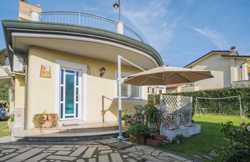 Cinquale Appartement | Apartment La casa di Alice by Interhome