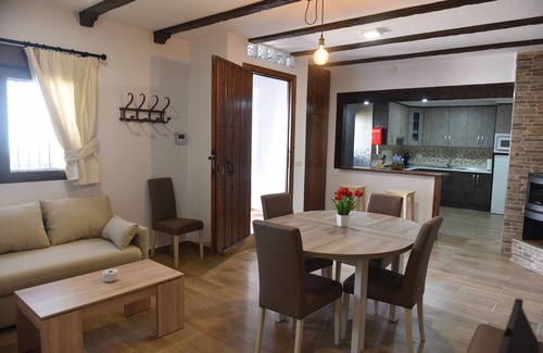 Chiclana de Segura Appartement | Appartement 'La Teja 5' avec vue sur les montagnes, Wi-Fi et climatisation