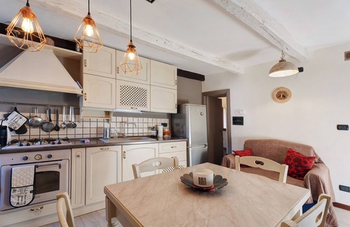 Comero Appartement | Appartement "La Ghianda" avec Terrasse & Wi-Fi