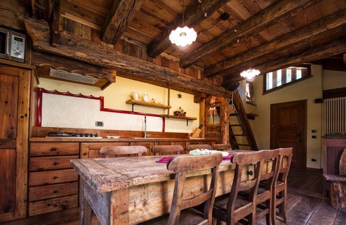 Grand Haury Appartement | Apartment "La Méizòn de Felise - Lo Paillê" with Mountain View, Shared Garden & Wi-Fi