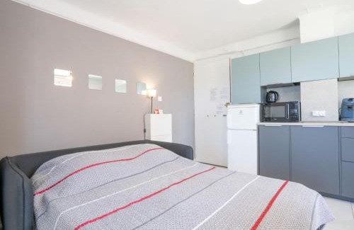 Saint-Cyr-sur-Mer Appartement | Apartment La Sirene-4 by Interhome