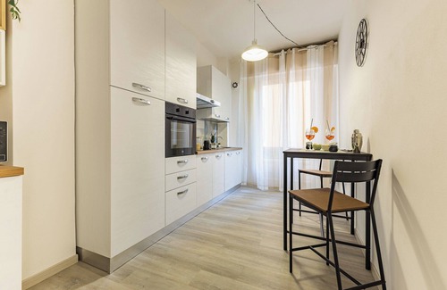 Pisa Appartement | Apartment 'La Tua Casa' with Balcony, Wi-Fi and Air Conditioning