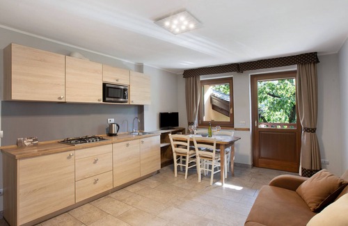 Pont Suaz Appartement | Apartment 'La Vigne De Papagran App3' with Mountain View, Shared Garden and Wi-Fi