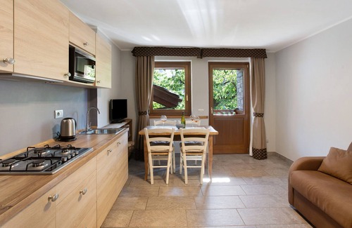 Pont Suaz Appartement | Apartment 'La Vigne De Papagran App3' with Mountain View, Shared Garden and Wi-Fi