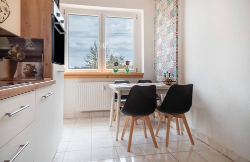 Hohenmocker Appartement | Appartement "Landglück" avec terrasse privée, jardin partagé et Wi-Fi