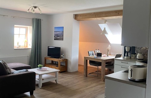 Brookmerland Appartement | Apartment 'Landhaus Alte Welt Nordseeküste 2' with Private Terrace and Wi-Fi