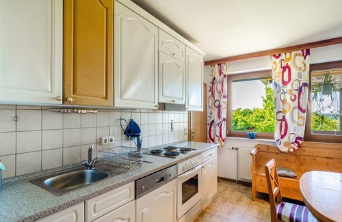 Hofgeismar Appartement | Appartement 'Landleben' avec vue sur les montagnes et jardin partagé