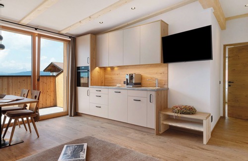 Daunei Appartement | Appartement "Lat" avec vue sur les montagnes, jardin partagé et Wi-Fi