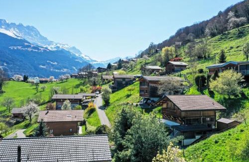 Collombey-Muraz Appartement | Apartment Lau'tentik by Interhome