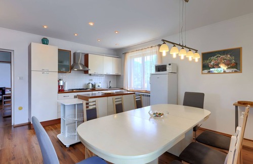 Kapelica Appartement | Appartement Laura by Interhome