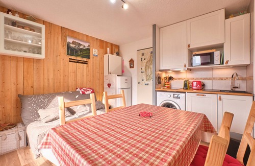 Gresse-en-Vercors Appartement | Apartment 'Le Serpaton' with Mountain View and Balcony