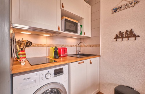 Gresse-en-Vercors Appartement | Apartment 'Le Serpaton' with Mountain View and Balcony