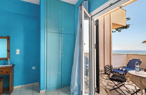 Frinion Appartement | Appartement "Lefkothea 5" avec vue sur la mer, balcon et Wi-Fi.