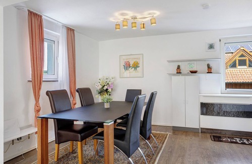 Reinhardshausen Appartement | Appartement 'Lerchenweg B' avec terrasse partagée, jardin partagé et Wi-Fi