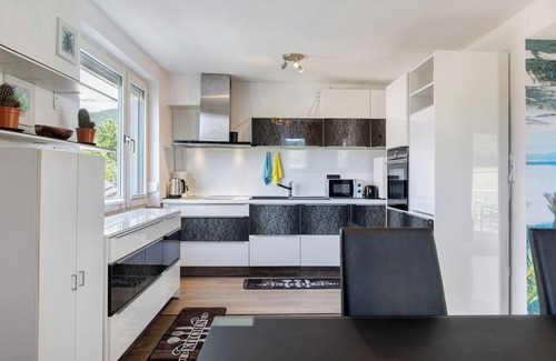 Reinhardshausen Appartement | Appartement 'Lerchenweg B' avec terrasse partagée, jardin partagé et Wi-Fi