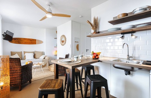 Rivedoux-Plage Appartement | Appartement 'Les Iles, T2 Vue Mer' avec vue sur mer, terrasse privée et Wi-Fi