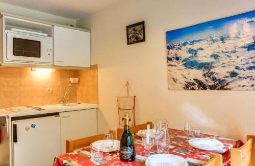 Les Boisses Appartement | Apartment Les Olympiques - Tignes 1800-10 by Interhome