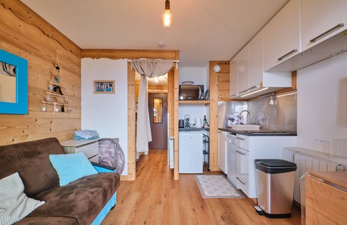 Eclose-Ouest Appartement | Appartement 'Les Ours Bleus' avec vue sur montagne et balcon