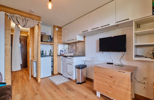 Eclose-Ouest Appartement | Appartement 'Les Ours Bleus' avec vue sur montagne et balcon