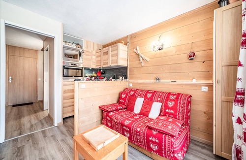 Le Praz de Lys Appartement | Apartment 'Les Pralyssimes' with Mountain View, Private Terrace and Wi-Fi