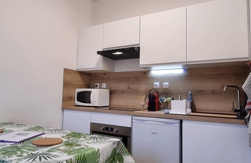 La Salvetat-sur-Agout Maison | Apartment 'Les Tables Aux Vaches-Chambre Agout' with Private Terrace, Private Garden and Wi-Fi
