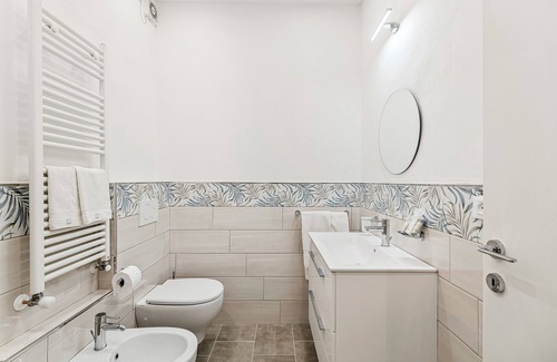 Pedona Appartement | Appartement "LIBECCIO" finement meublé, dans le vert