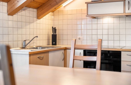 Naz Appartement | Appartement 'Linder 21' avec vue sur les montagnes, piscine partagée et Wi-Fi