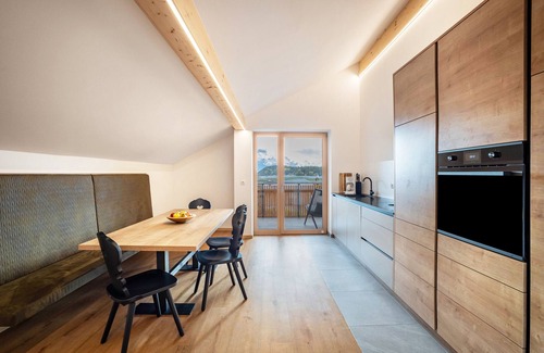 Naz Appartement | Appartement 'Linderhof Cima' avec vue sur les montagnes, piscine partagée et Wi-Fi
